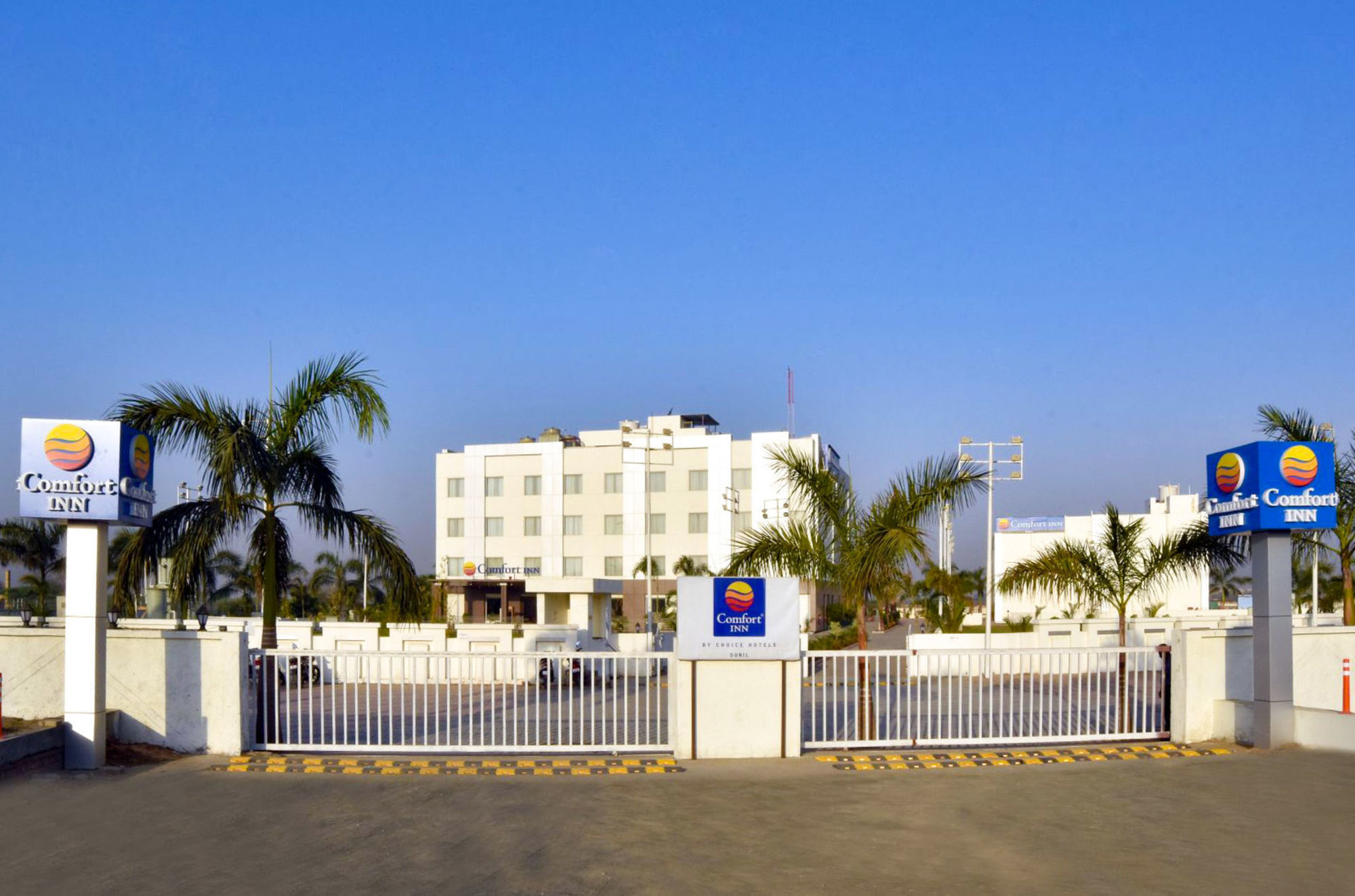 Comfort Inn Donil Vadodara Extérieur photo