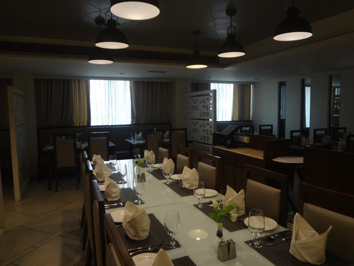Comfort Inn Donil Vadodara Extérieur photo