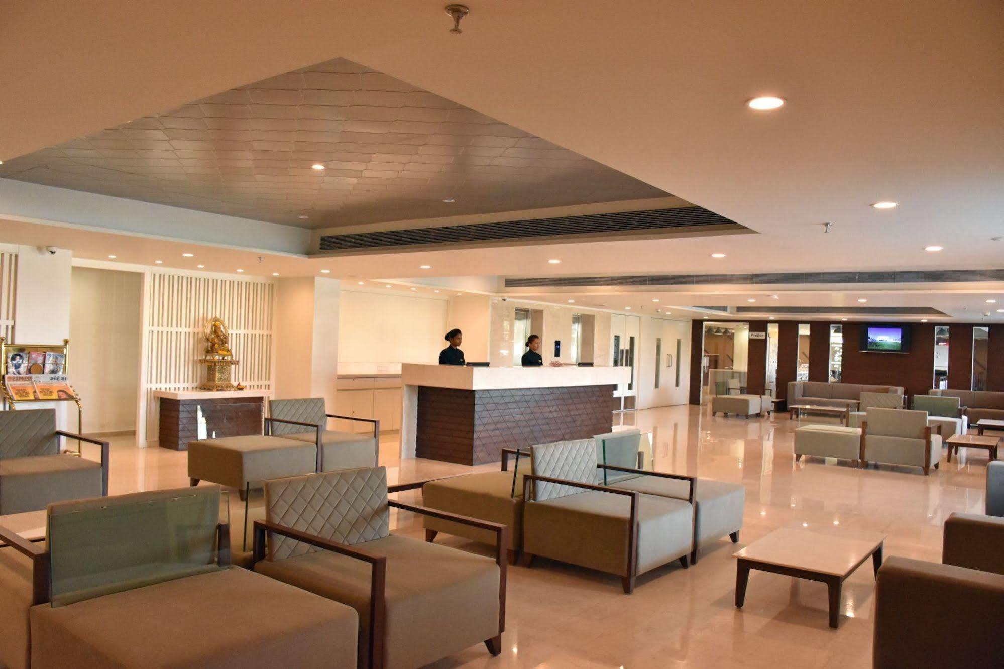 Comfort Inn Donil Vadodara Extérieur photo