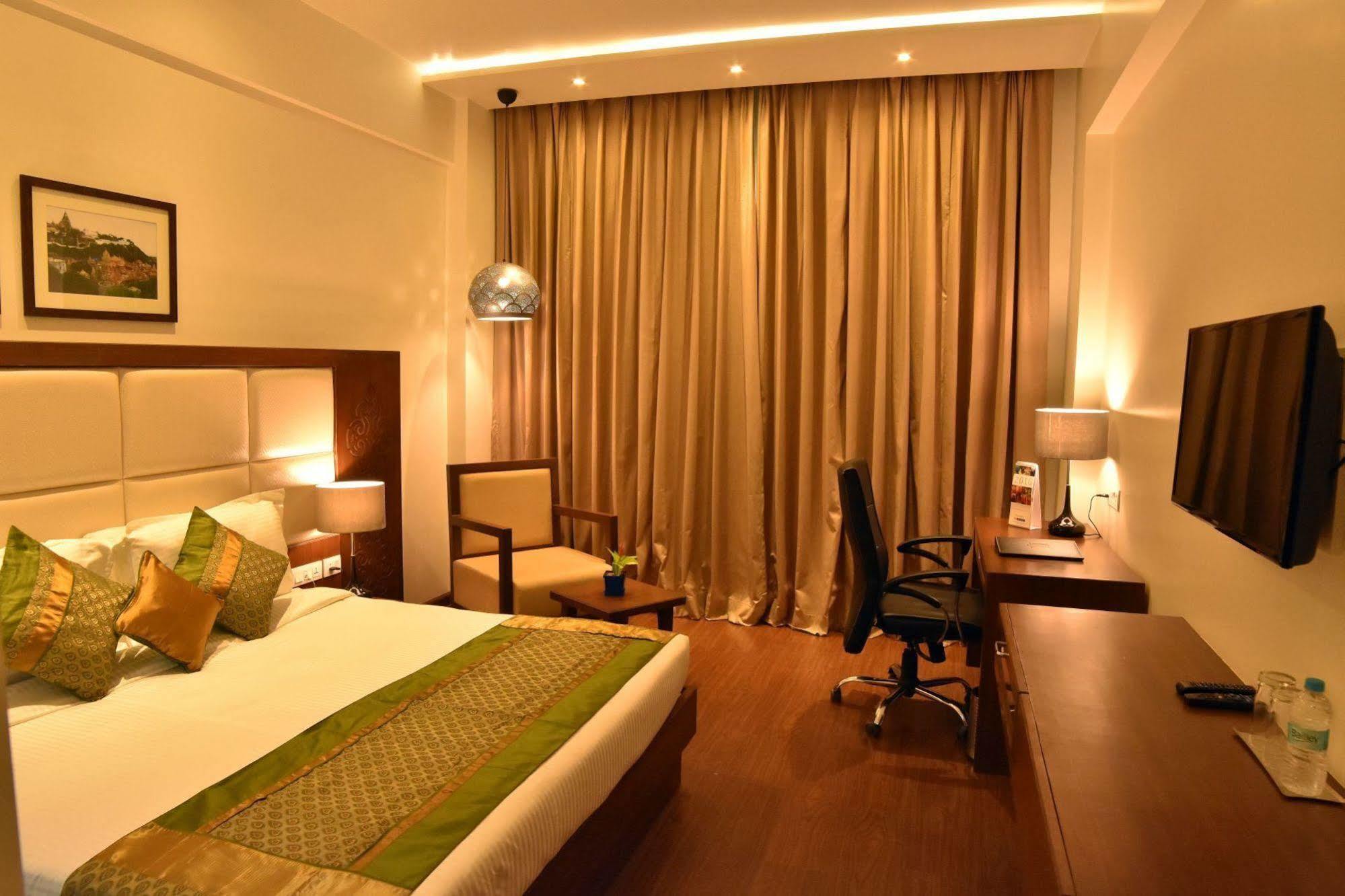 Comfort Inn Donil Vadodara Extérieur photo