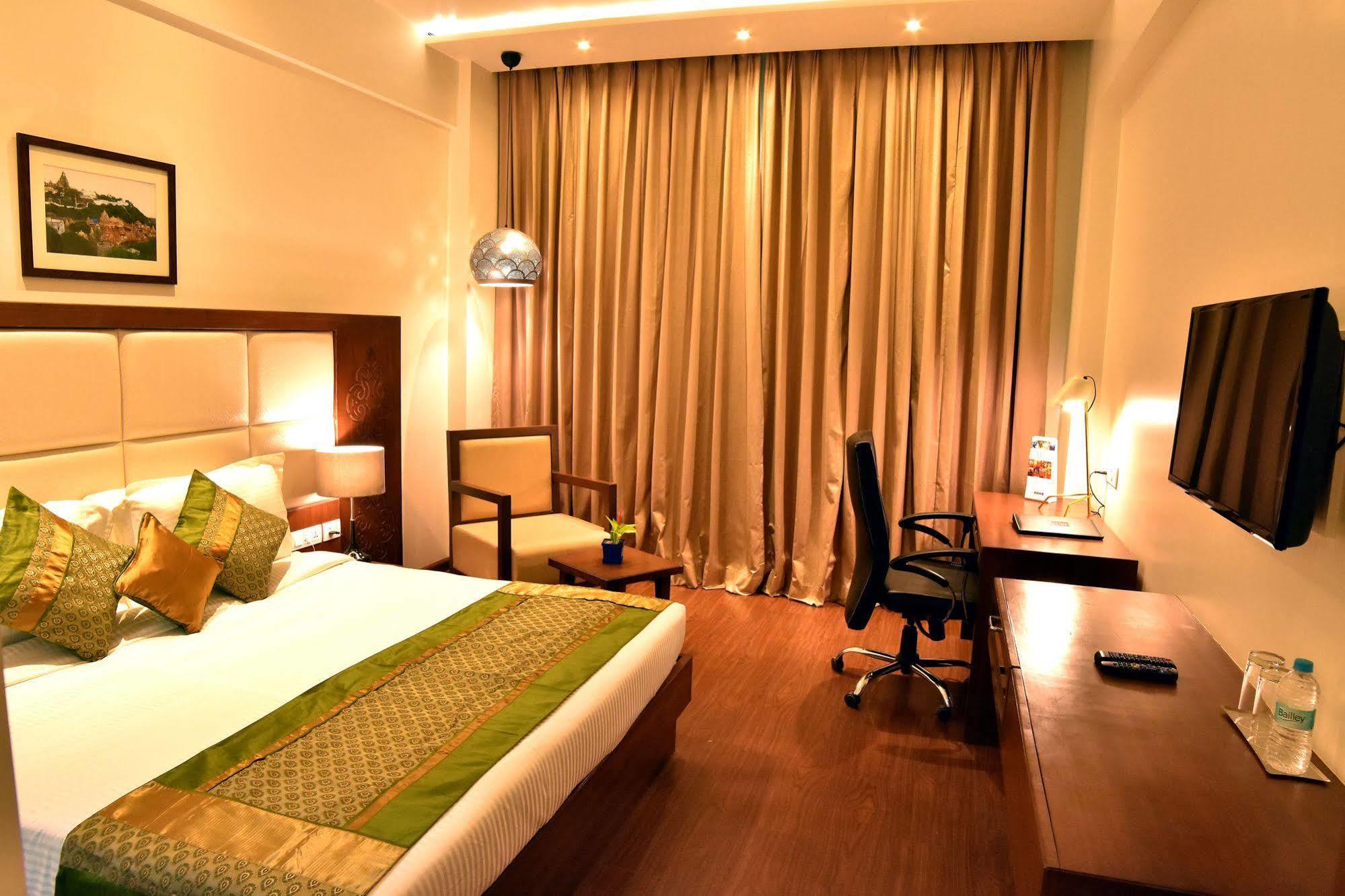 Comfort Inn Donil Vadodara Extérieur photo